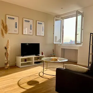 Couette-café Privee Dans Un Partage, Villeurbanne